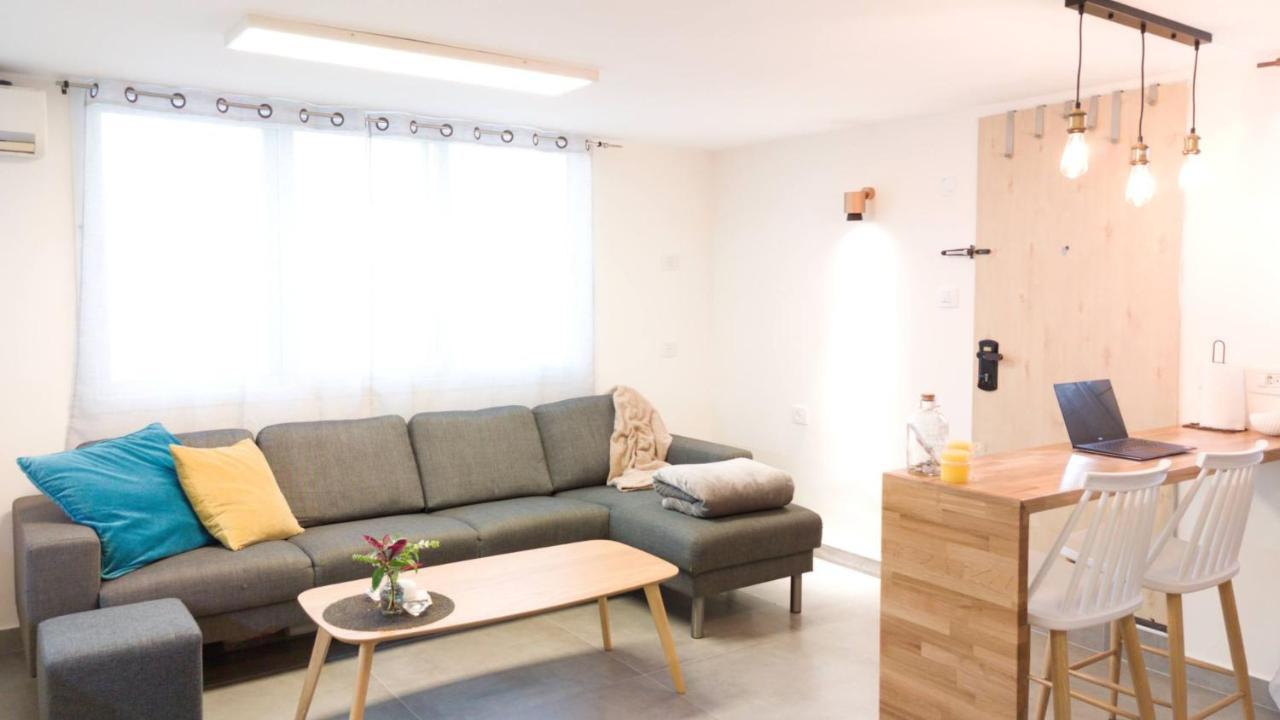 Primrose Boutique Apartment Ashdod Exterior foto
